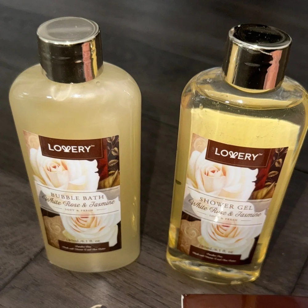 Lovery and Bath salt & Bubble bath and shower gel Set with strong grip hair tie